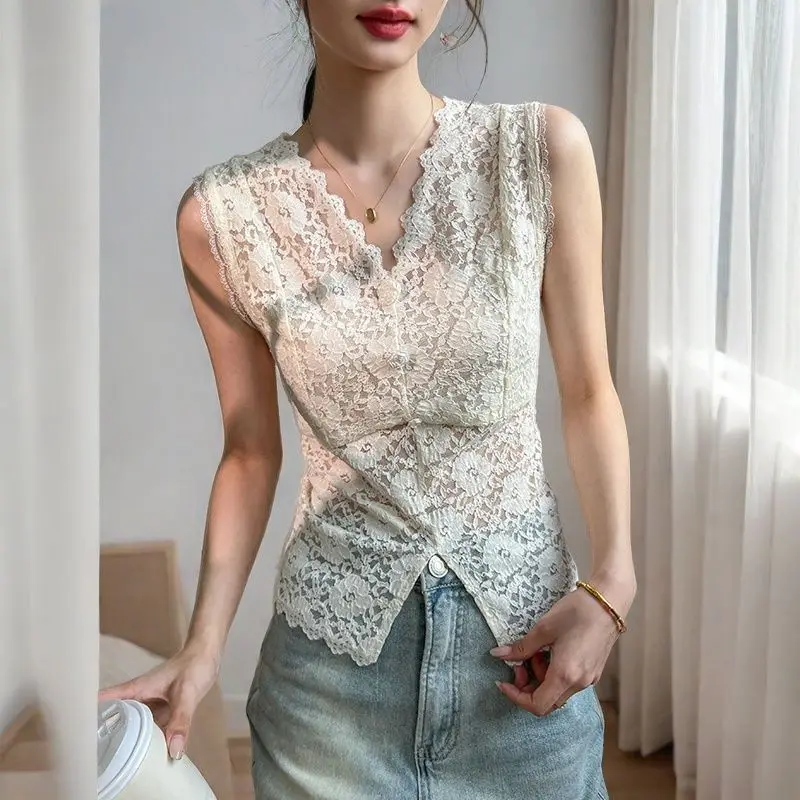 

2026 New Summer Women's Elegant Lace Camisole V Neck Inner Wear Layering Crop Top