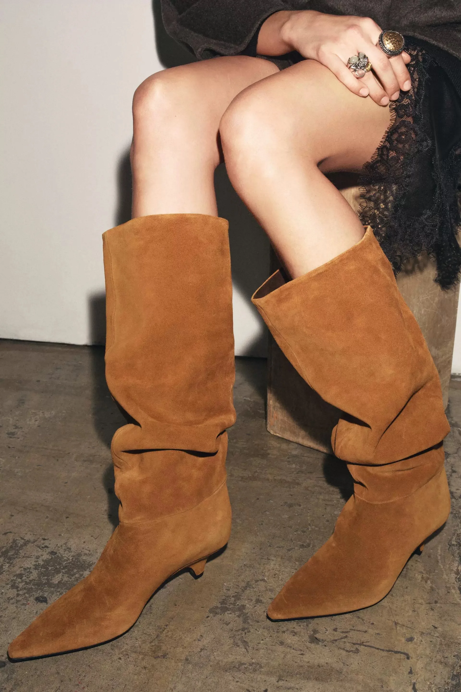 

Women's Suede Knee Boots Pointed Toe Kitten Heel Slouchy Design Elegant Casual Boots Daily Party Wear