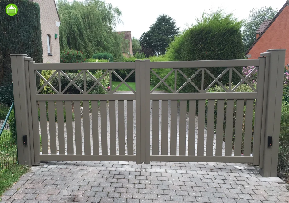 Panneau de clôture de luxe, design supérieur, porte de jardin, bâtiment d'appartement, allée, bâtime