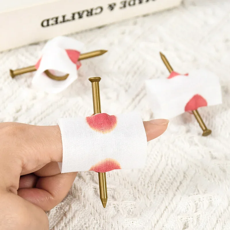 1-5pcs Bloody Nail Through Finger Prank Joke Novelty Toys Halloween Party Decoration Supplies Scary Trick Props Birthday Gift