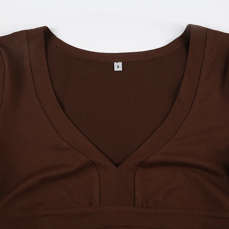 SUCHCUTE Retro-T-Shirt mit Blumenstickerei für Damen, V-Ausschnitt, kurzärmeliges Oberteil, Sommer, All-Match-Freizeitkleidung, Y2K, koreanische T-Shirts, Harajuku – Detail 7