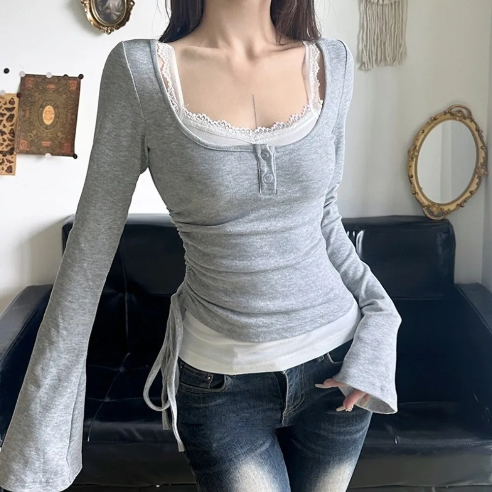 

Элегантный облегающий укороченный топ с эффектом двухслойности, рукавами-колокол и кружевной отделкой, с бантом, эластичный, вязаный, в стиле «Spicy Girl»