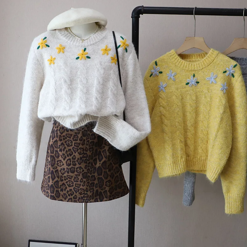 New 2026 Korean Style Floral Embroidery Yellow Sweaters Twisted Soft Knitted Round Neck Pullovers