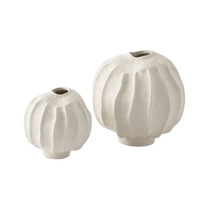 Moderne neue chinesische Retro-Blumenvasen im handgefertigten Stil, Dekoartikel für Modellräume, B&B-Hotels, matte Keramikvase, dekoratives Ornament.