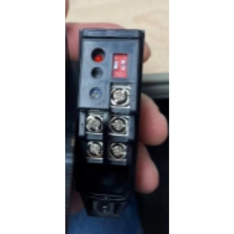 Sensore originale nuovo di zecca E3JM-R4M4-US