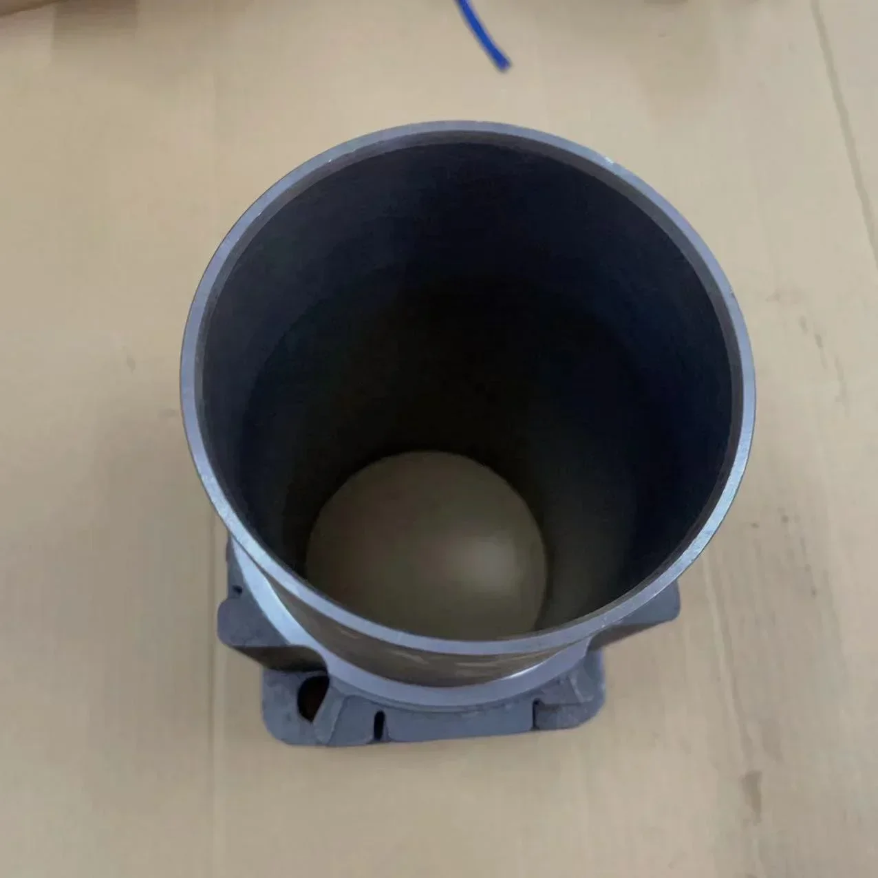 

Hot Sell DEUTZ 04231513/04231508 Cylinder for BF4L 913/ BF6L 913 Original Diesel Engine Spare Parts Cylinder 04231513/04231508