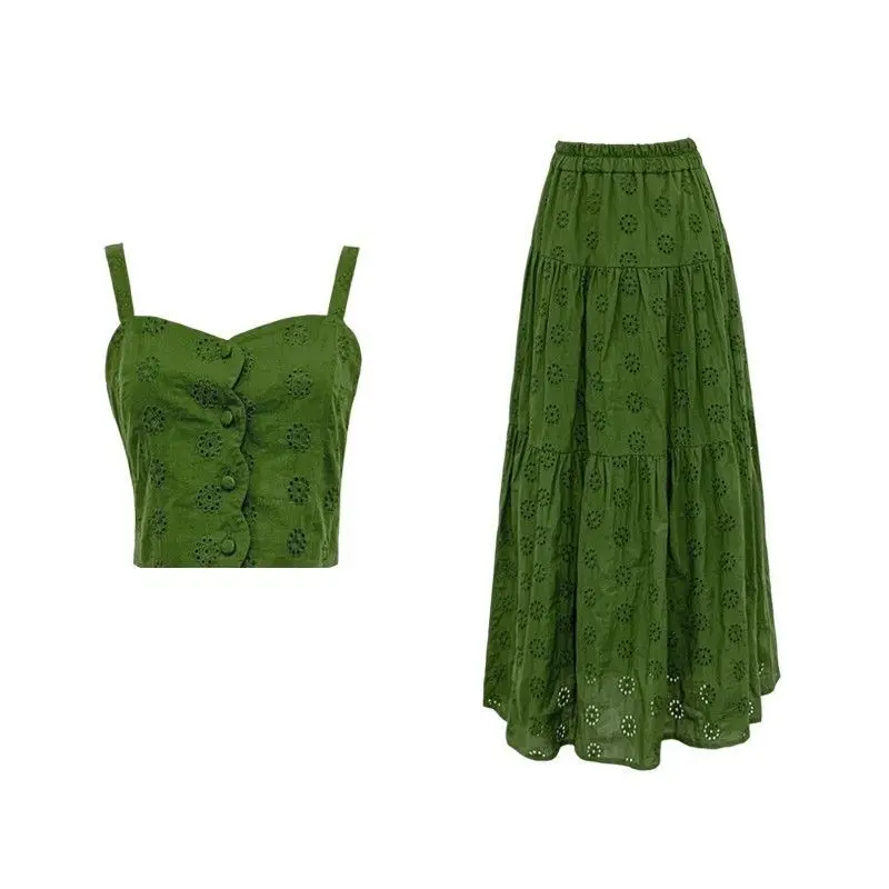 2026 Hong Kong Style Retro Green Embroidered Floral Suspender Suit for Women Summer Waist Slimming Skirt Two-piece Set