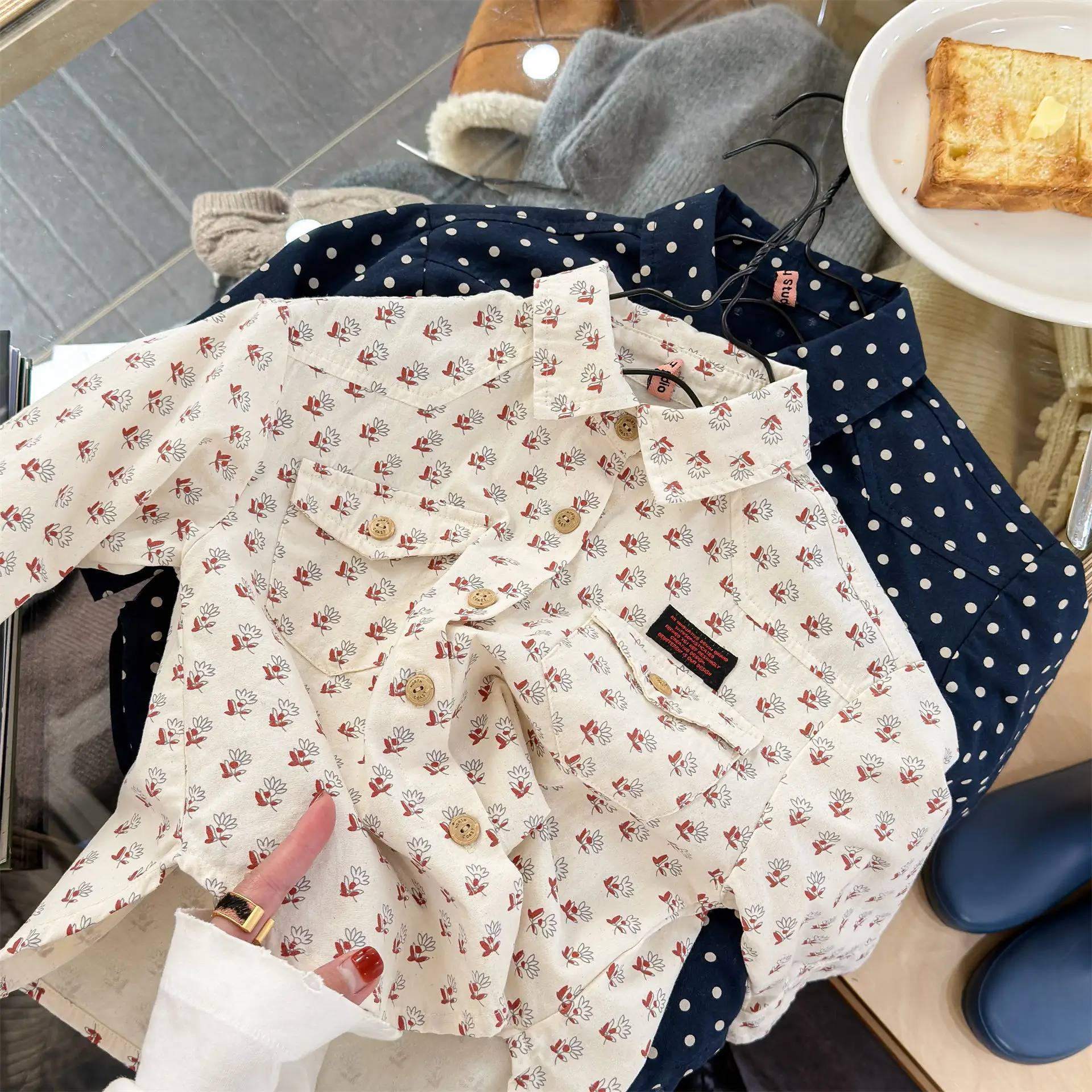 

2026 Spring New Children Shirts Fashion Boys Cotton Tops Girls Lapel Shirts Coat Toddler Long Sleeve Casual Jacket Kids Clothes