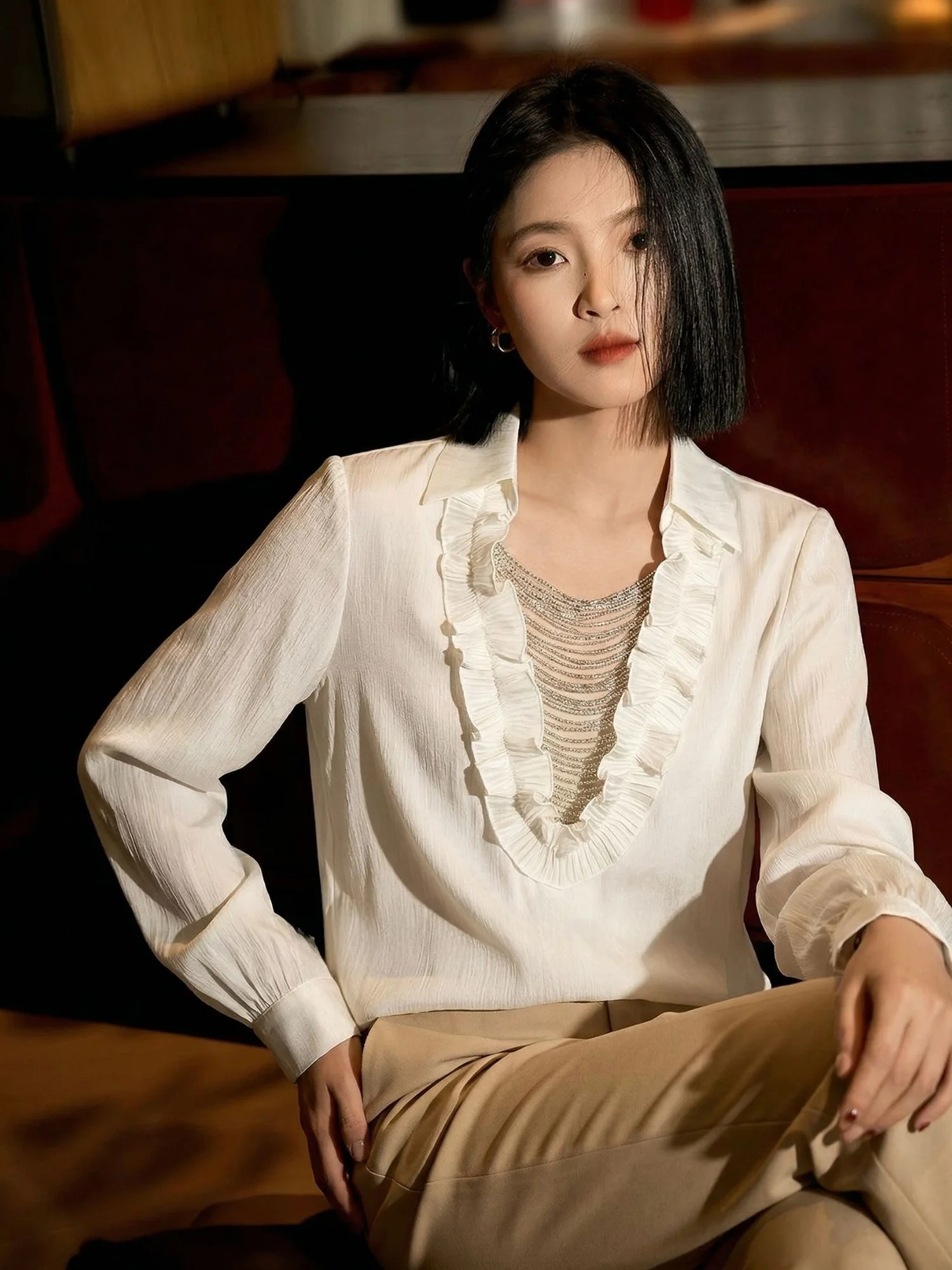 

Элегантная женская шифоновая блузка с V-образным вырезом и длинным рукавом, летний повседневный офисный топ с эффектом стройности, с деревянной отделкой, в элегантном стиле