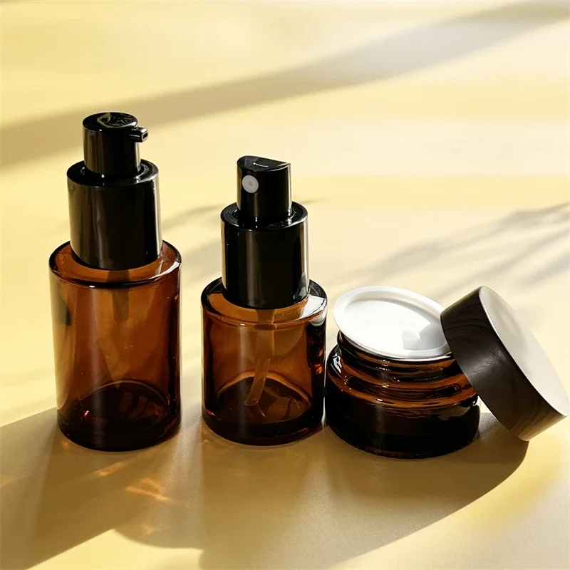 3pcs Amber Glass Bottles Travel Set,Includes Pump and Spray Bottle,Cream Jar,with Wood-Color Plastic Cap for Packaging Cosmetics