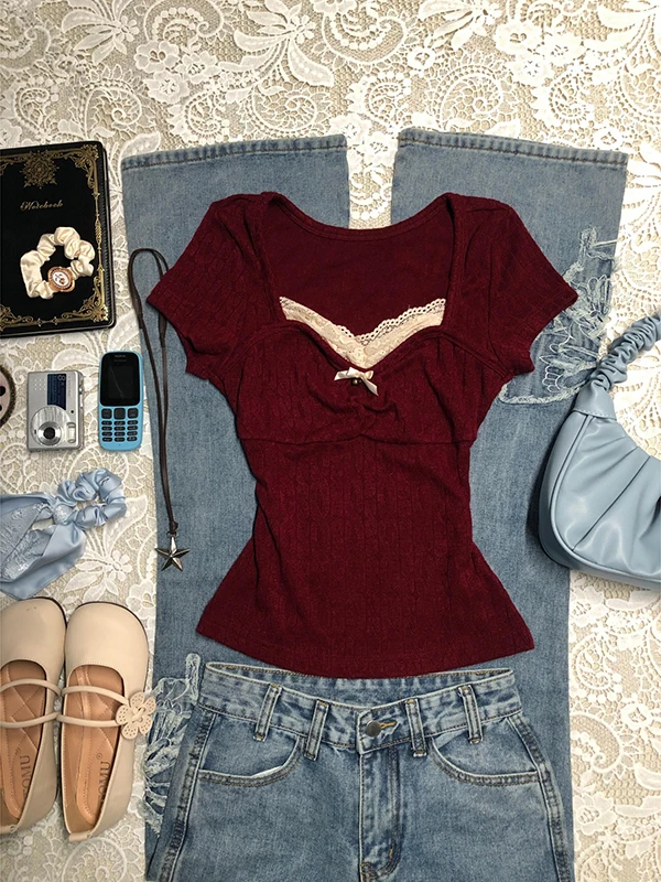 

Женская вязаная футболка BaoYao Girl с кружевными вставками, винно-красная, ранняя весна 2026, новая винтажная модель, приталенный крой, милый стиль