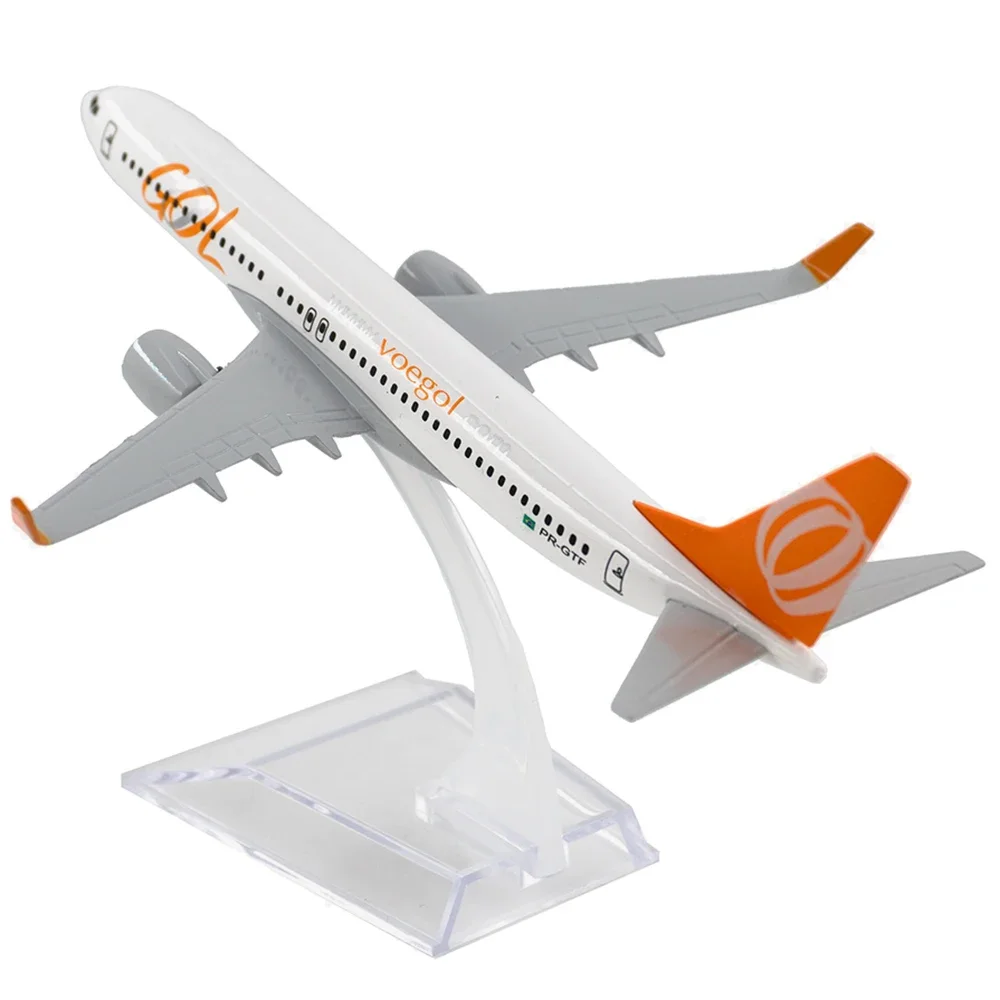 1/400 Scale Alloy Aircraft Boeing 737 GOL Airlines 16cm Alloy Plane B737 Model Toys Children Kids Gift for Collection