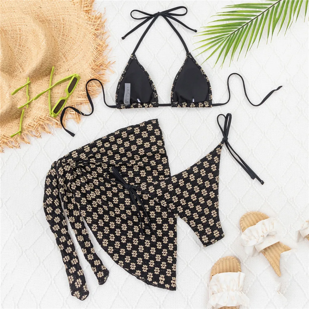 Traje de baño con estampado Floral negro, Micro Bikini con cuello Halter y Tanga, traje de baño Sexy para mujer, ropa de playa, conjunto de Bikini de 3 piezas