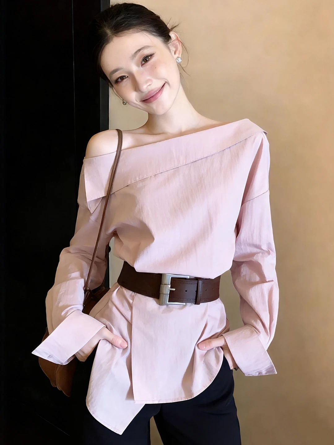 

Pink Shoulder Bared Long Sleeve Shirt Women's Spring Fashion with Waist Belt Waist Inward Shirt Sweet And Spicy Girl Lazy Sho...