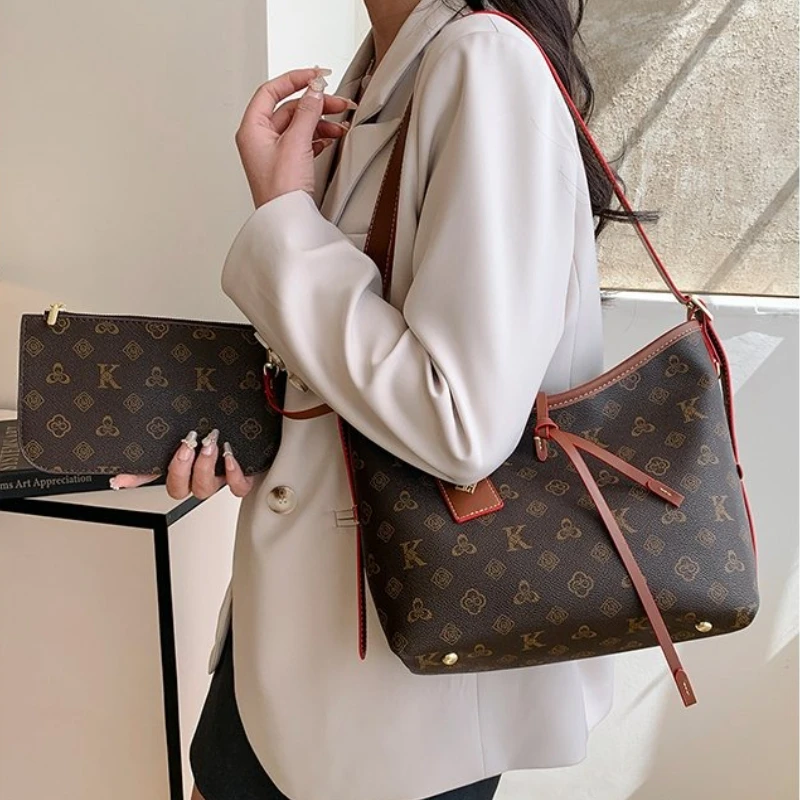

High-end Printed Tote Bag for Women, New Style 2025, Trendy and Niche, Large-capacity Commuting Single-shoulder Crossbody Bag