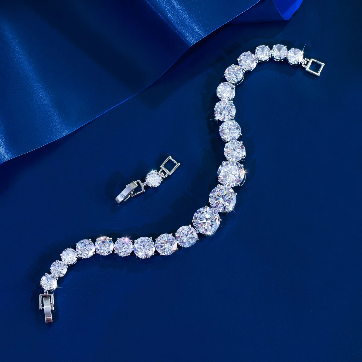 CWWZircons Luxury CZ Bridal Jewelry Silver Color Round Shape Big Cubic Zirconia Bracelets Bangles for Women Wedding Party S0078