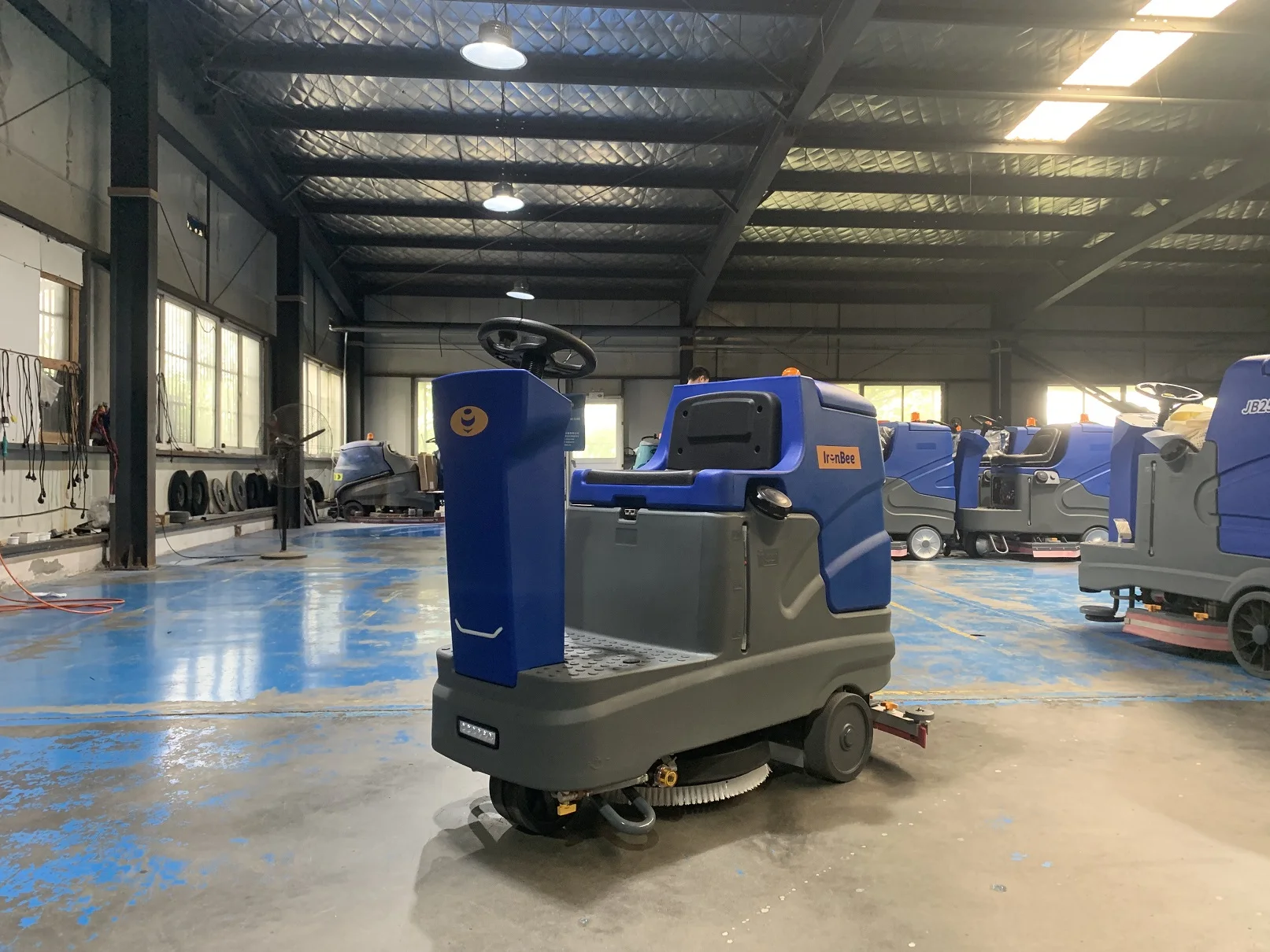 Drive High Quality Cleaning Floor Cleaner Scrubber 80L Machine Cheap With CE Factory Price Battery