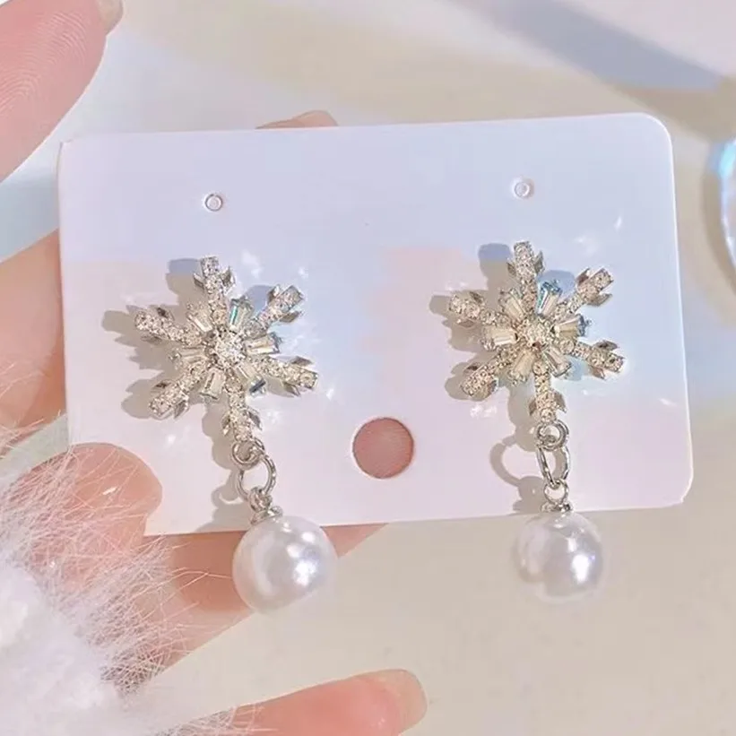 Pendientes de perlas de imitación para mujer, aretes de cristal de copo de nieve, joyería de circón con dijes, pendientes lindos, regalo de fiesta para amigos