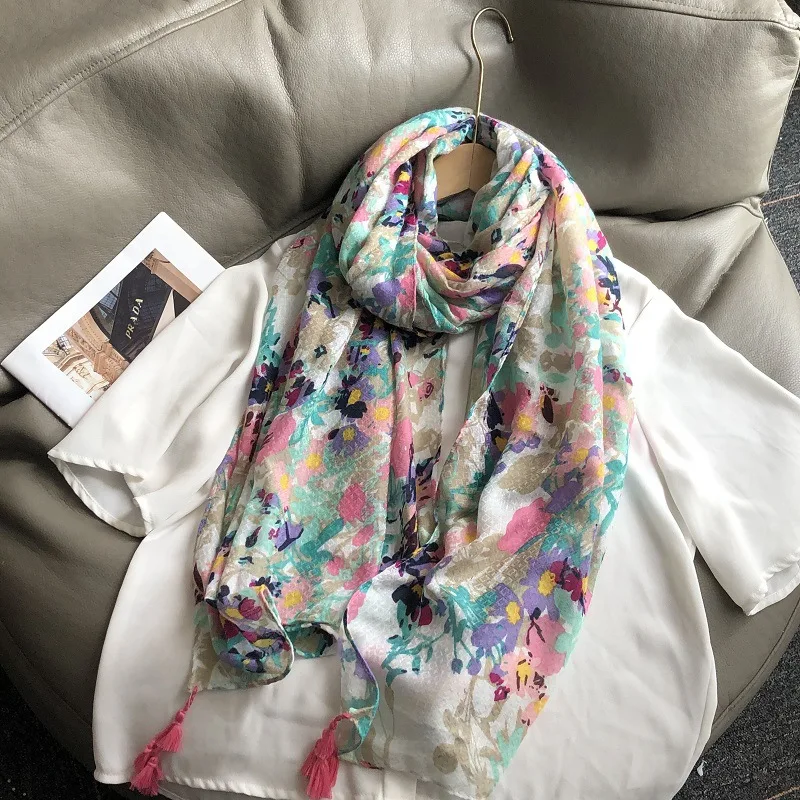 

2023 New Beautiful Ombre Flower Pattern Tassel Scarves Shawls Long Beach Floral Wrap Hijab Free Shipping