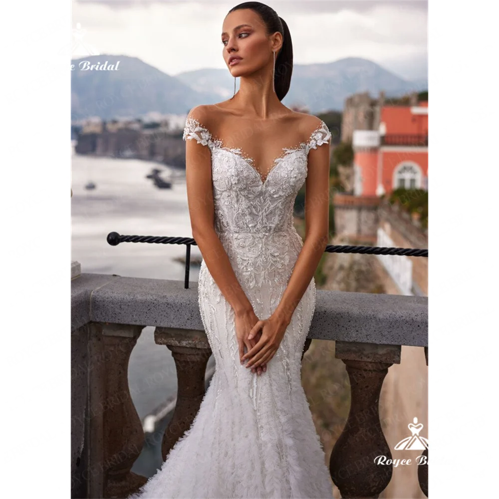 Roycebridal Brautkleid im Meerjungfrau-Stil mit V-Ausschnitt, 2025, Spitze, Hofschleppe, maßgeschneidertes Brautkleid von Deposinha de Casamento