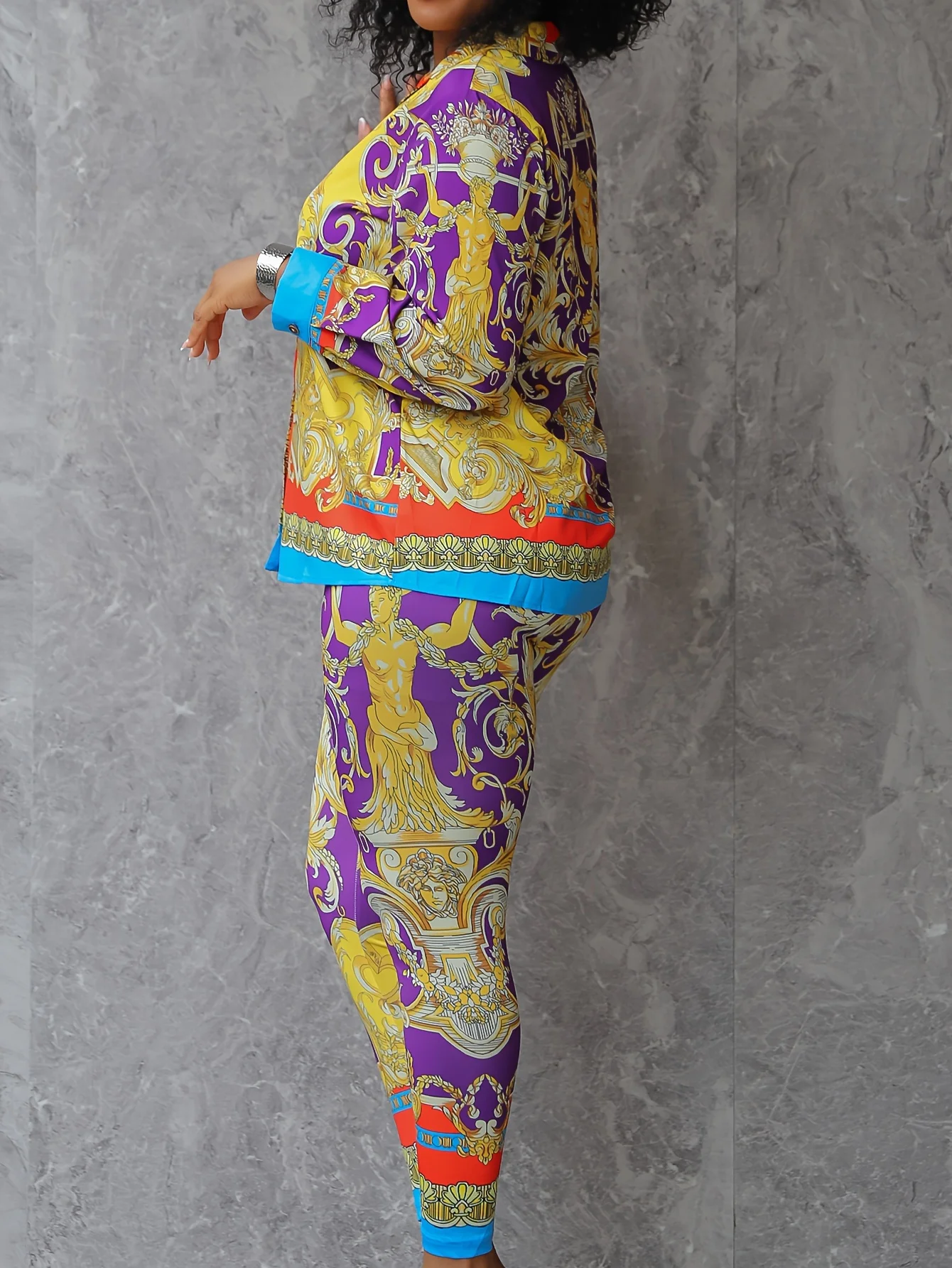 بدلة ذهبية كاجوال مطبوعة بأكمام طويلة مكونة من قطعتين #4