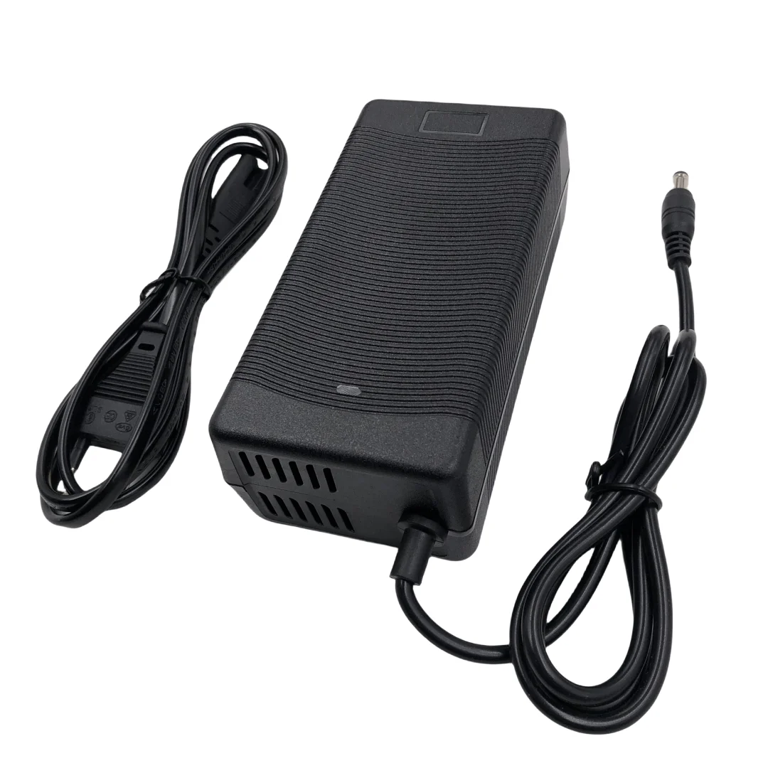 GX16-3 핀 DC5.5 XLR 플러그가 포함된 58.8V 2A 충전기, 52V 리튬 이온 배터리 입력 100-240V용 전원 어댑터