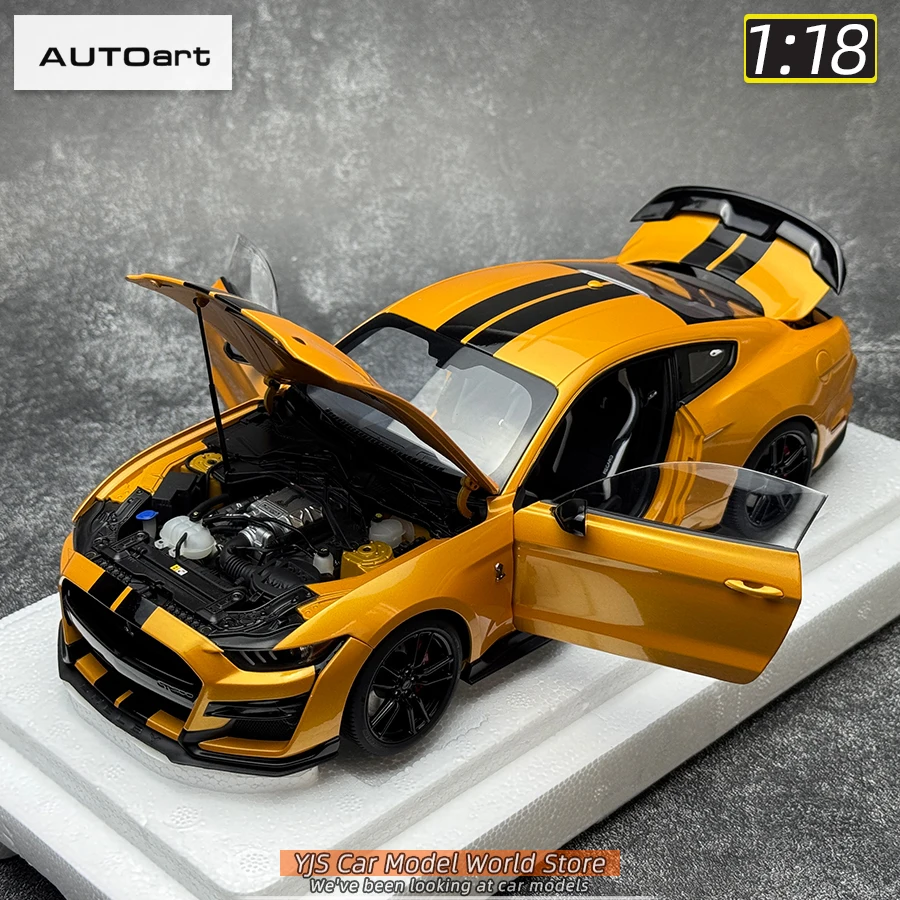 AUTOART New 1/18 scale Ford Mustang Shelby GT500 WHITE SILVER