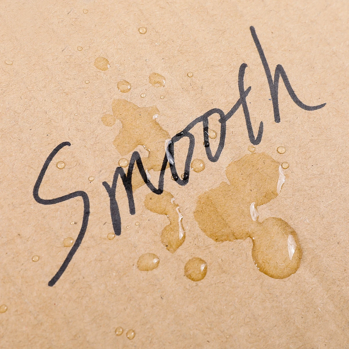 4 قطع من أقلام التحديد المقاومة للماء ذات سعة كبيرة، طرف جريء، غير قابلة للمسح للأسطح البلاستيكية