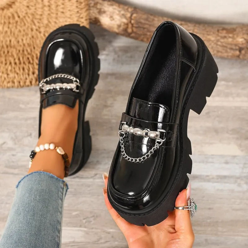 2026 Fashion Metal Chain Platform Loafers Women Thick Bottom Pu Leather Shoes Woman Slip On Black Student Shoes Plus Size 35-43