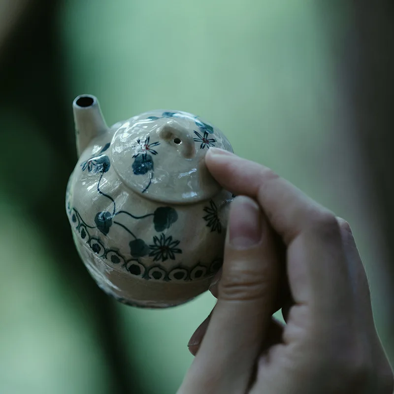 Fanyu Japanese-Style Blue-And-White Hand-Painted Chrysanthemum-Petal Fabric-Lined Teapot Artist-Style Underglaze Color Tea
