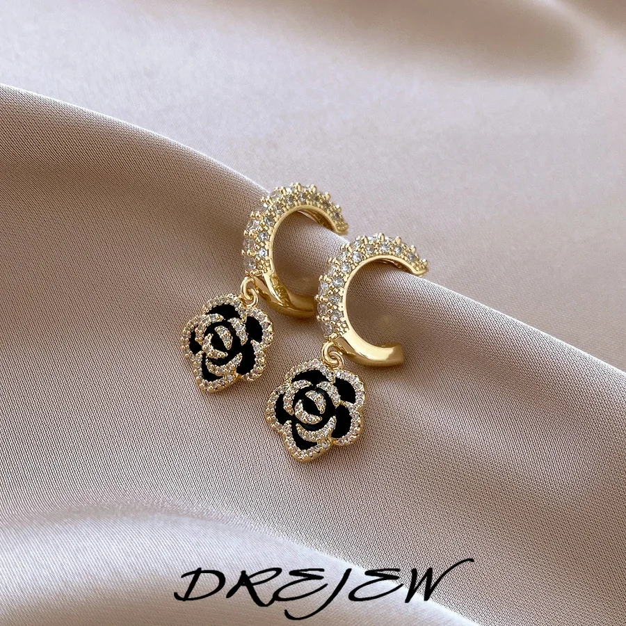 

DREJEW Zircon C-shaped Rose Flower Drop Earrings for Women 2025 Fashion Light Luxury High-grade Sense Jewelry Wedding Party