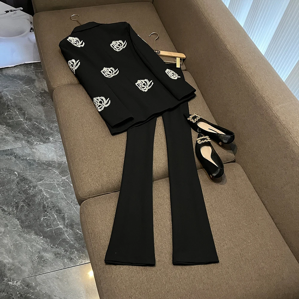 TWOTWINSTYLE Spliced Appliques Slim Two Piece Sets For Women V Neck Long Sleeve Top High Waist Pants Chic Set Female KSE545641