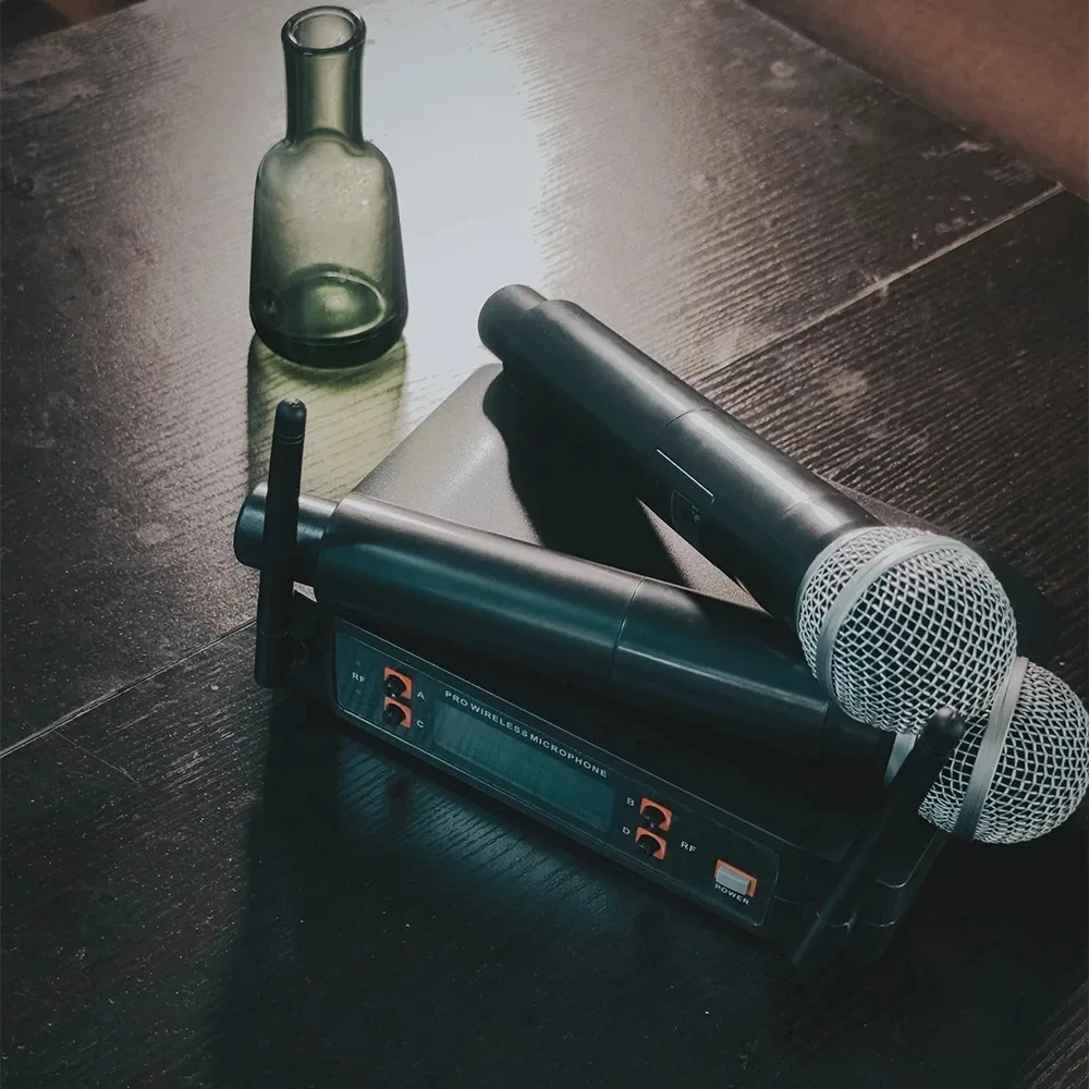 Professional VHF 4-Channel Wireless Mic System, Plug-and-Play Handheld for Live Singing, Karaoke & Stage
