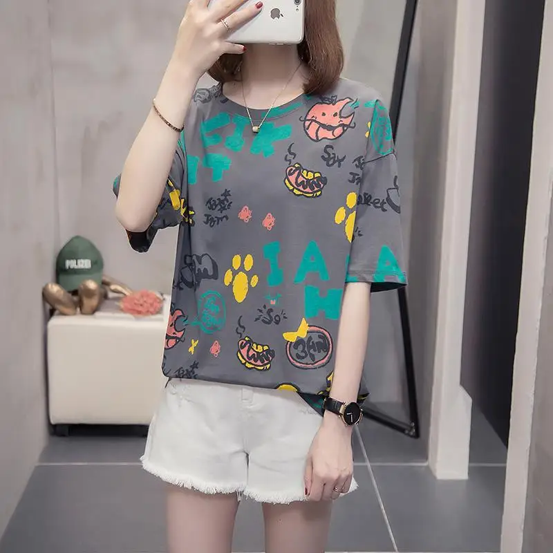 Letnia, luźna koszulka z krótkim rękawem i nadrukiem w stylu koreańskim, młodzieżowa, żywa, jasna, łatwa do noszenia, pełna wdzięku.