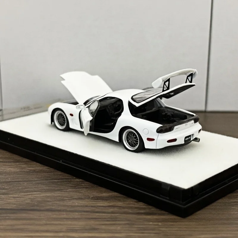 PGM 1:64 Mazda RX7 White Deluxe Alloy full open simulation car model