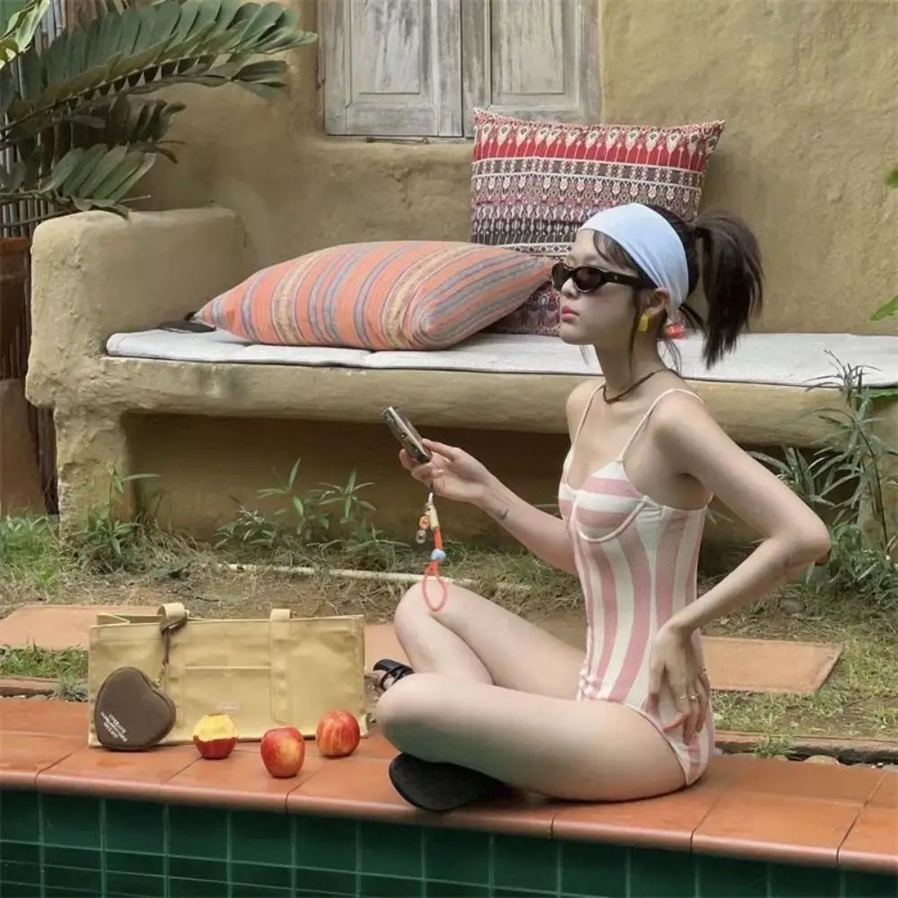 

Женский купальный костюм в полоску в стиле ретро, накидка на живот, розовый полосатый купальник для девочек, горячий весенний спортивный купальник с открытой спиной, летний