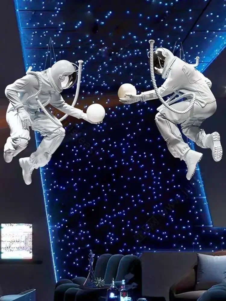 

Creative Home Decor Astronaut StatueResin Ornament Interior Figurines Hotel Exhibition Hall Hanging Pendant Furnitures Sculpture