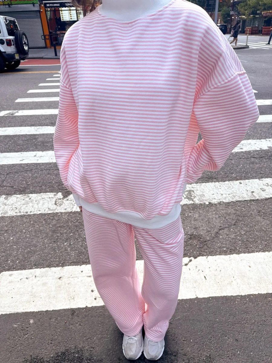 

Женский полосатый спортивный костюм: оверсайз свитшот с высоким воротником и контрастной отделкой, широкие брюки, комплект для отдыха