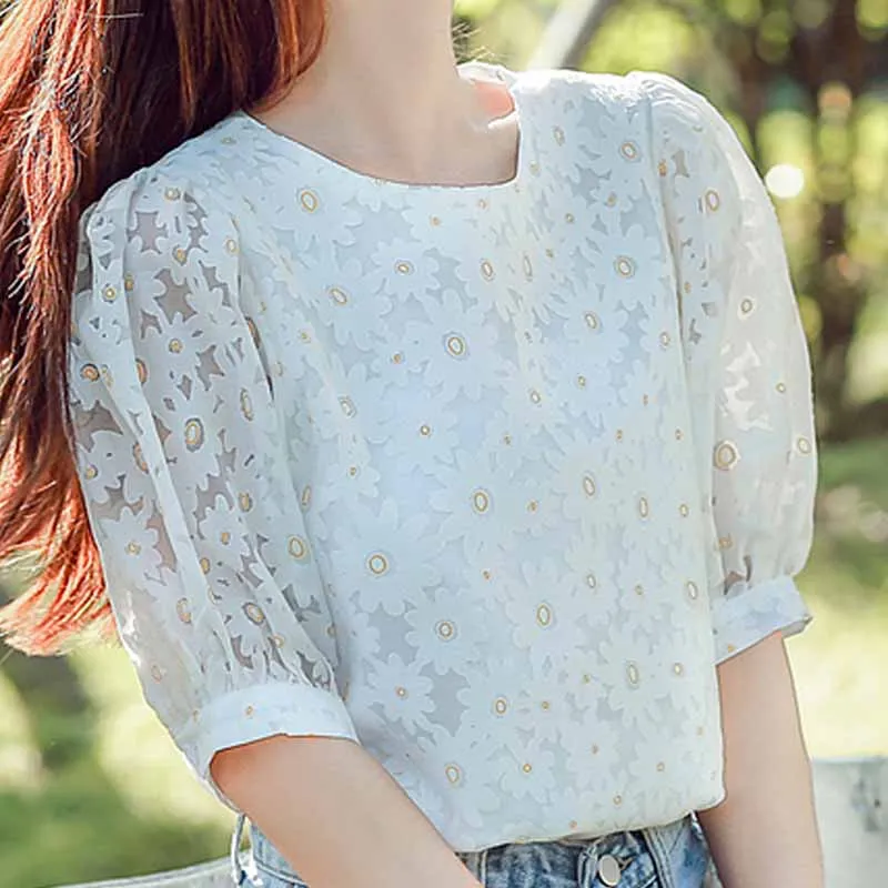 

Blouse Women Blusas Mujer De Moda 2024 Short Sleeve White Blouse Women Shirts O-neck Lace Chiffon Blouse Shirt Women Tops D229