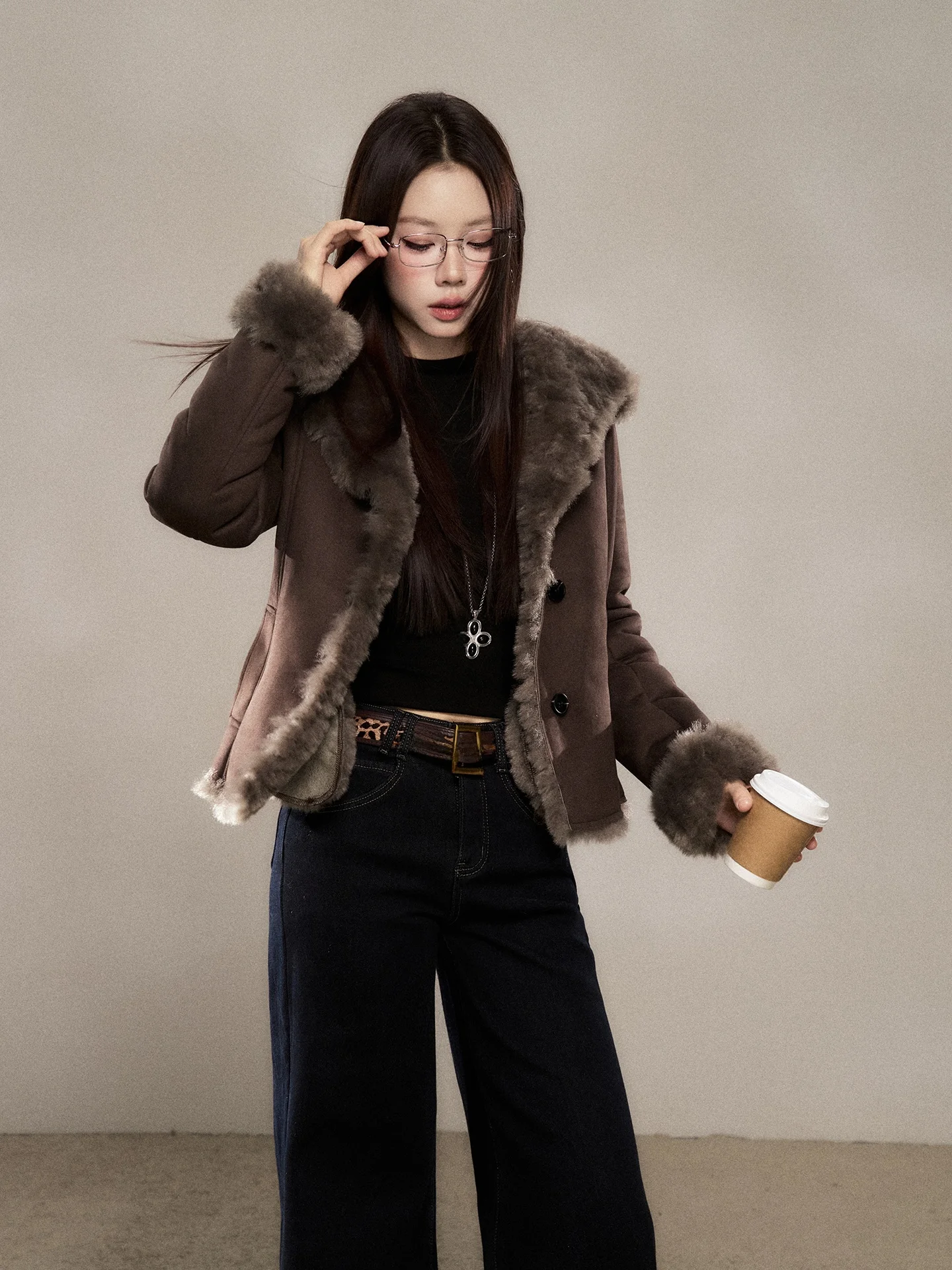 

Berries Wild Short Brown Fur Jacket Women's Winter New Style Super Beautiful Mermaid Furry Top American Style Loose Fit Long ...