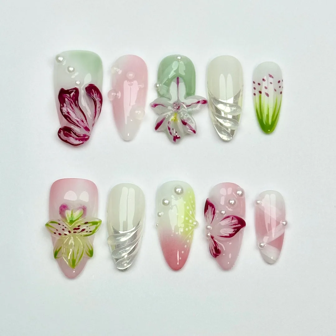 New 3D Engraved Design Manicure Fake Nail Wearing Nail Press on Nails Almond Length Mandarin Duck Relief Nail Ornament