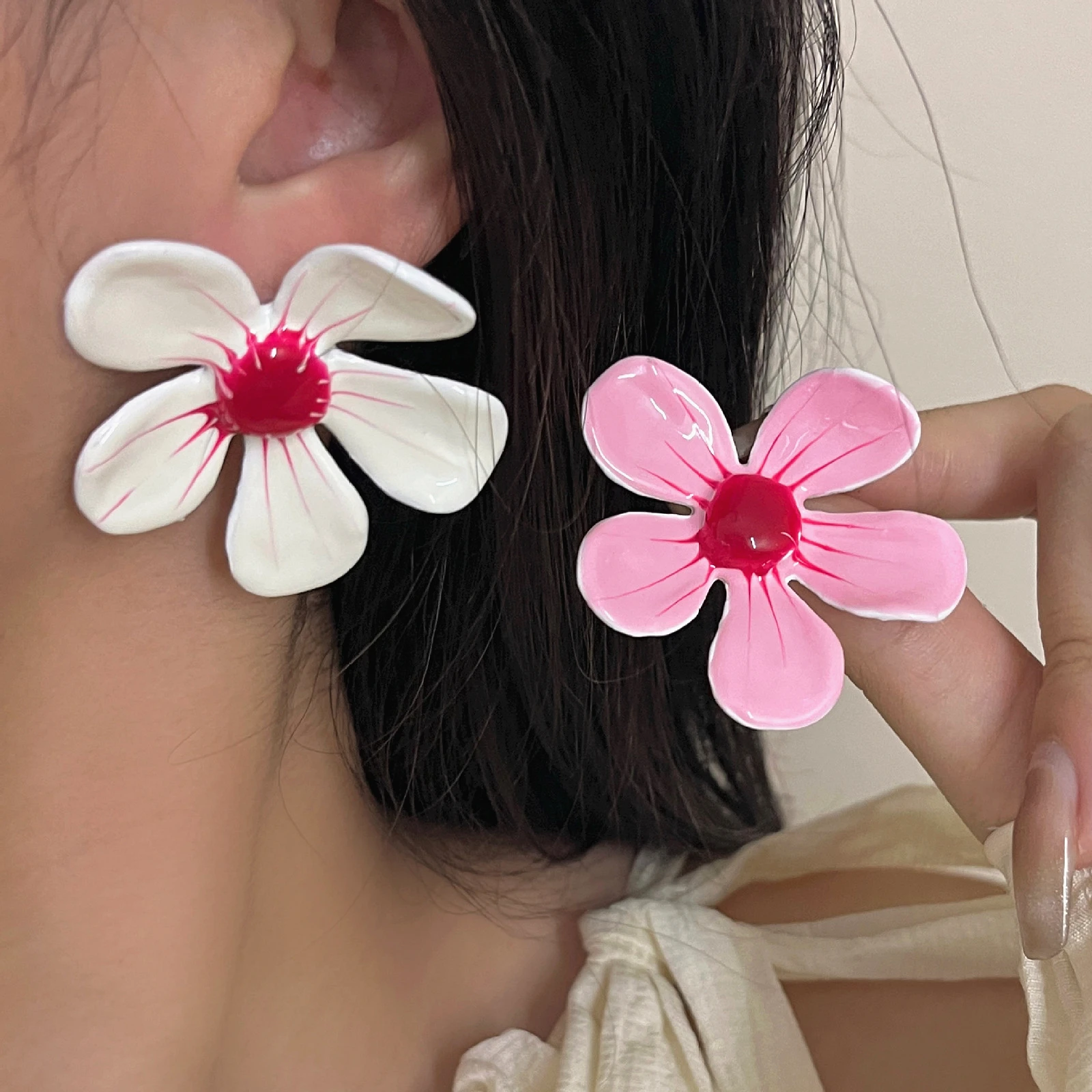 

Vintage Pink White Enamel Large Flower Earrings for Women Summer Europe and America Style Personality Sweet Romantic Jewelry