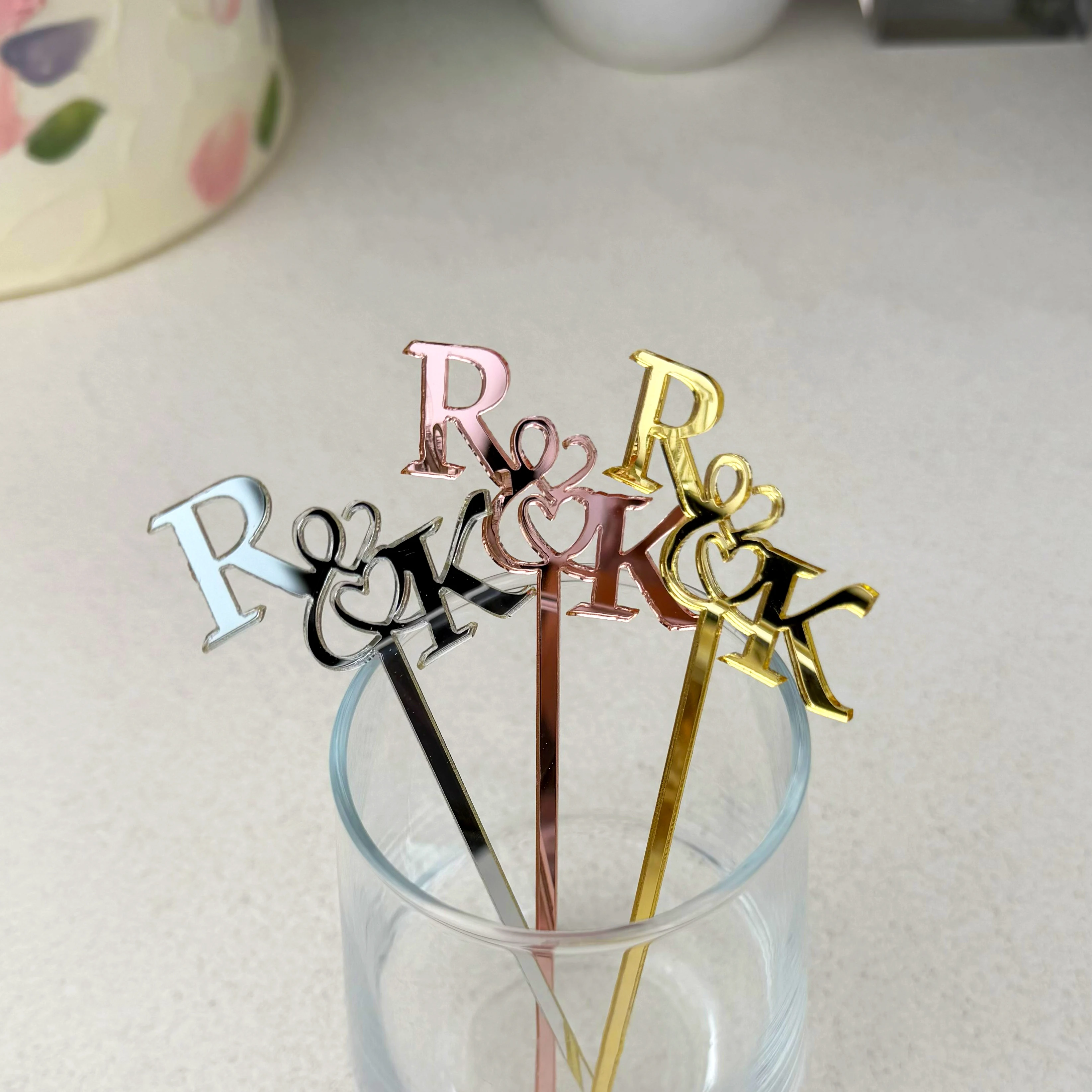 Personalisierte Hochzeits-Getränkerührer mit individuellem Namen, Cocktail-Swizzle-Sticks, Gastgeschenke, Getränkeanhänger für Brautparty und Bar-Events – Detail 4