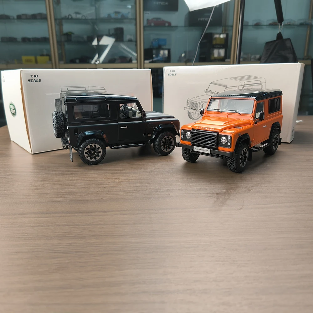 Model 1/18 Land Rover Defender Alloy Car Model Diecast Metal Toy Off-Road Vehicle Car Model Simulation Collection Childrens Gift