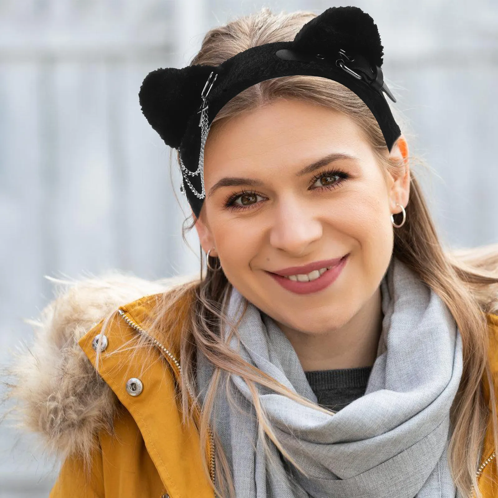 

Панк-стиль: повязка на голову с кошачьими ушками и цепочками для женщин, для фестивалей, вечеринок, косплея, Хэллоуина, модная и удобная.