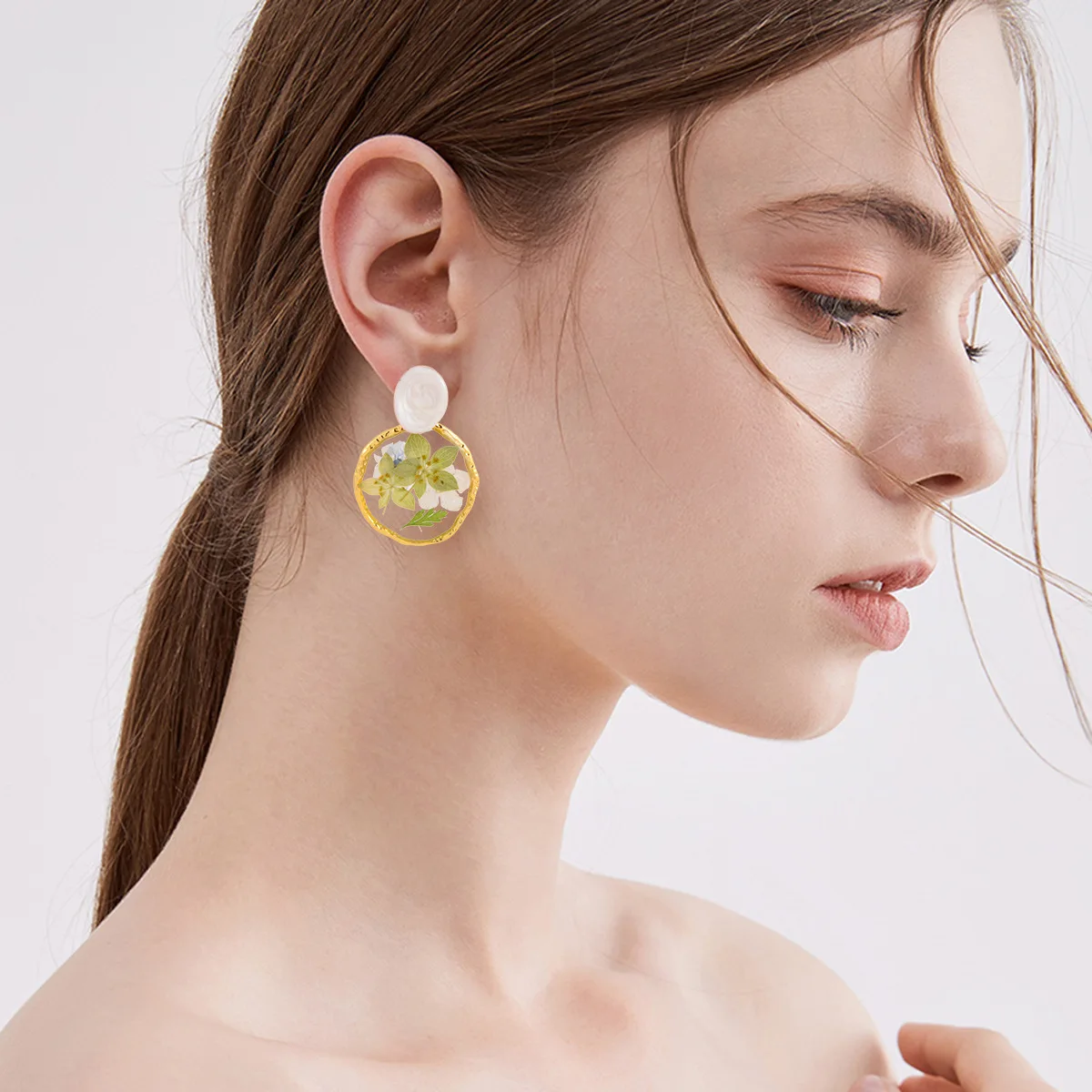Premium Mori pastoral dried flower earrings French retro niche earrings fresh handmade Epoxy earrings pendant jewelry