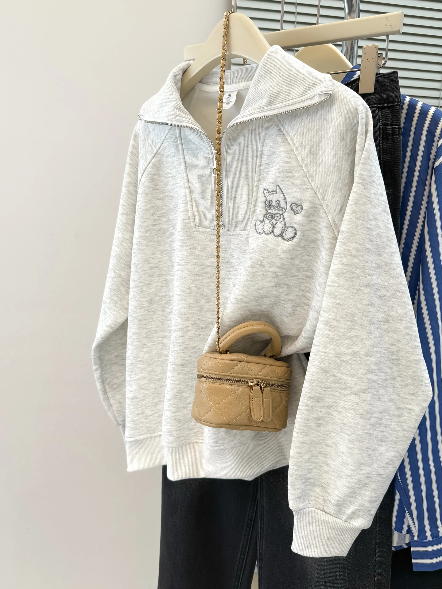 

Свободный крой, длинный рукав, тонкий свитшот с вышивкой в корейском стиле для женщин, весна-осень, GIMA, повседневный, для поездок на работу