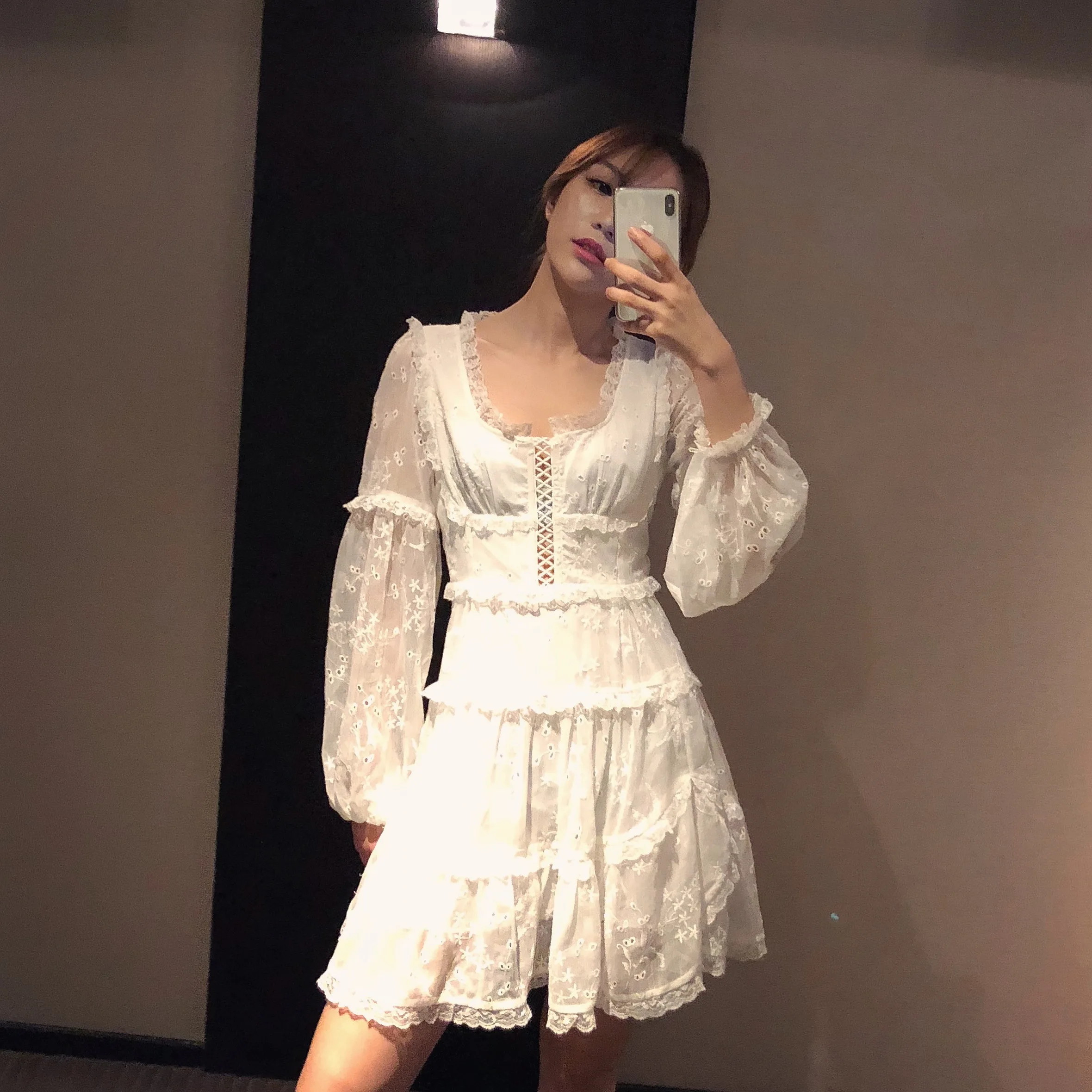 

Amor White Heavy Embroidery Lace Trim Slim Fit Bubble Sve Dr Hollow out Design Faionable Women's Dr