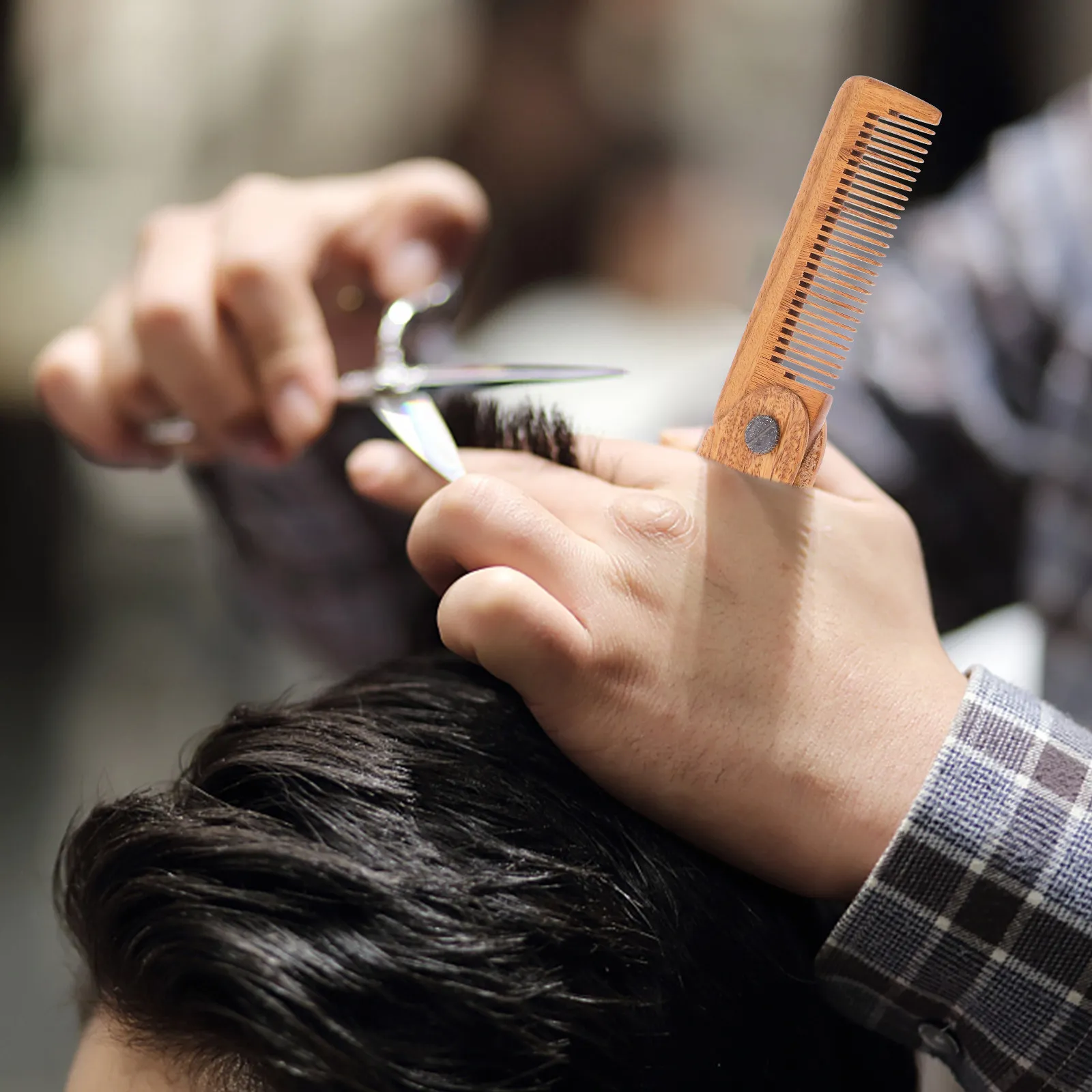 

1Pcs Natural Sandalwood Folding Comb Skin-Friendly Wood Hair Comb Thick Handle for Comfortable Grip and Scalp Massage
