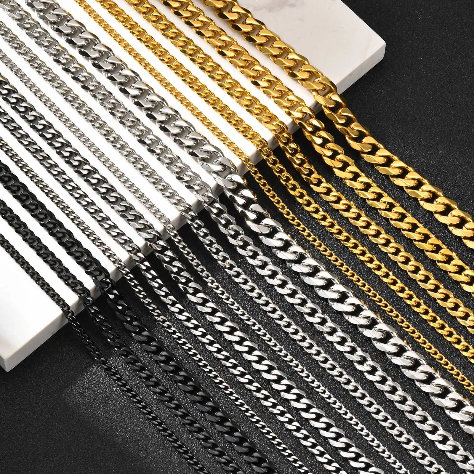 

Classic Cuban Link Chain Necklace for Men Women,3/5/7/9/11mm Stainless Steel Silver Black Gold Retro Color Miami Curb Chain Gift